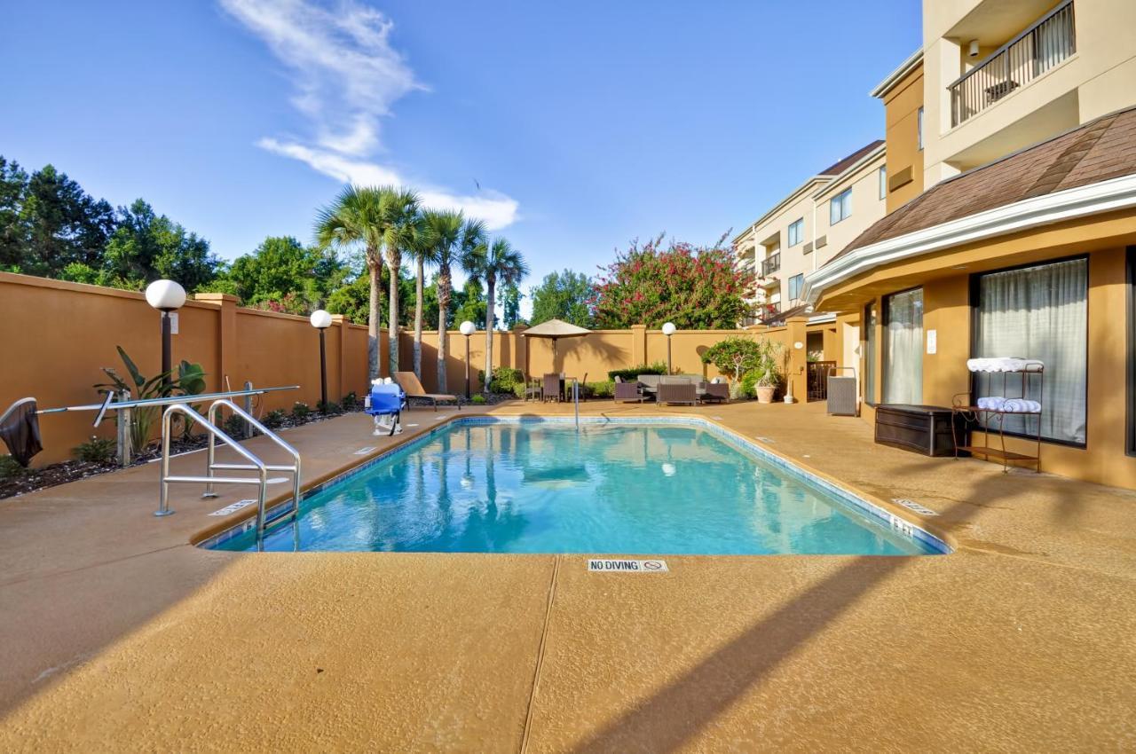 Courtyard By Marriott Jacksonville Airport/ Northeast Exterior photo