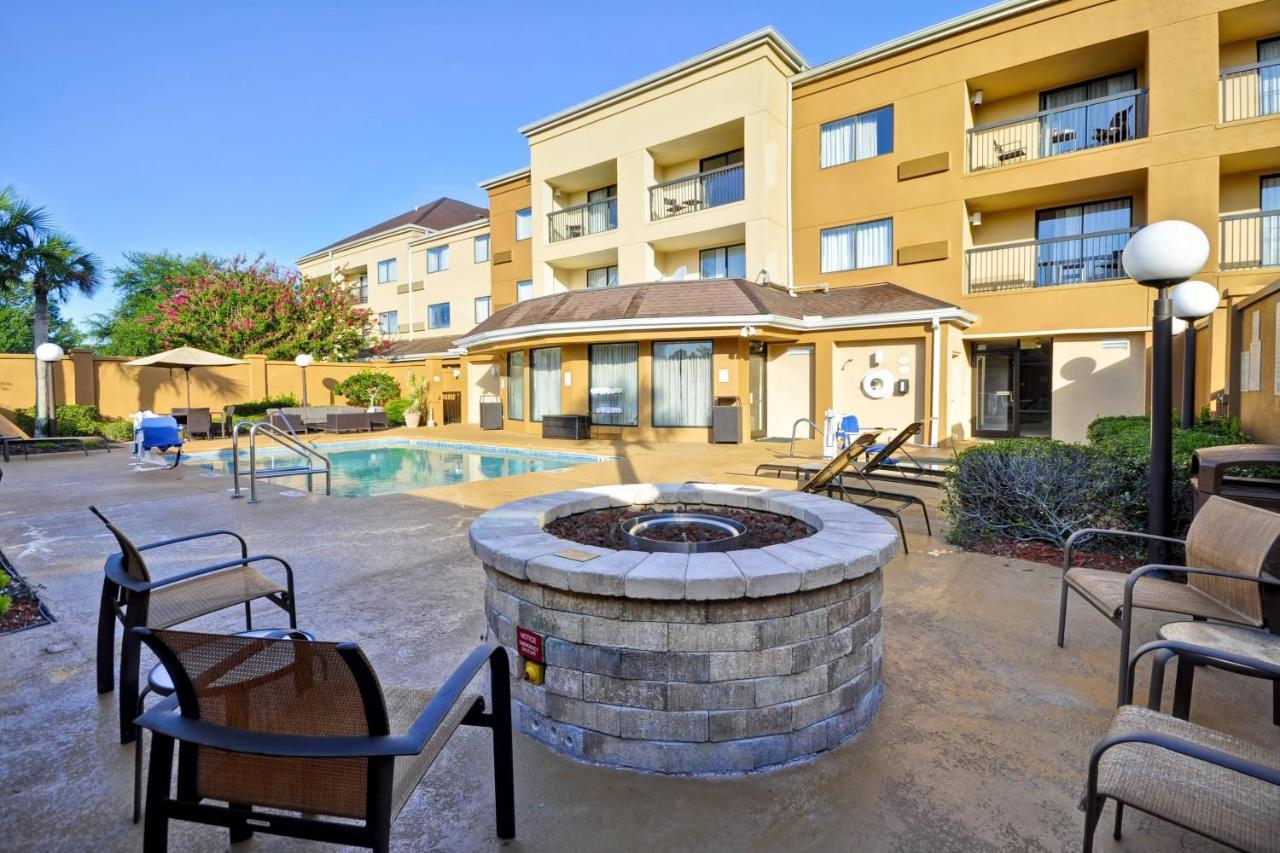 Courtyard By Marriott Jacksonville Airport/ Northeast Exterior photo