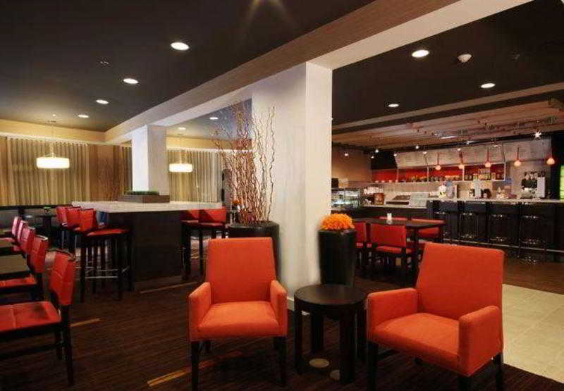 Courtyard By Marriott Jacksonville Airport/ Northeast Exterior photo