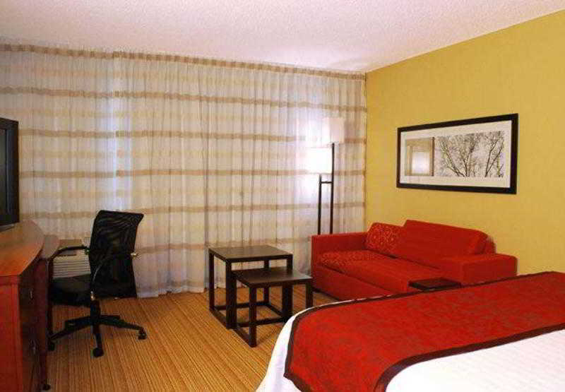 Courtyard By Marriott Jacksonville Airport/ Northeast Exterior photo