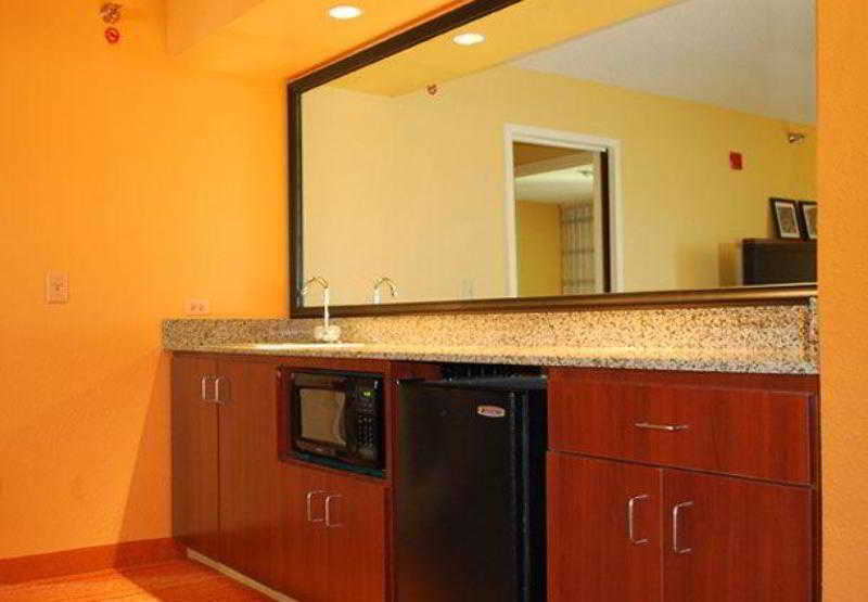 Courtyard By Marriott Jacksonville Airport/ Northeast Exterior photo